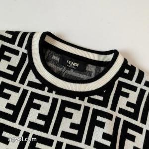 フェンディFENDIフルプリントロゴセーター