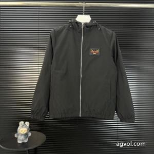 Fendiフェンティリトルモンスターフードパーカージャケット