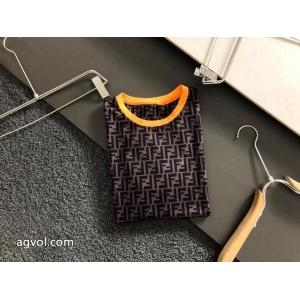 fendiトップシルキークラシックコーヒーカラーフルロゴ半袖