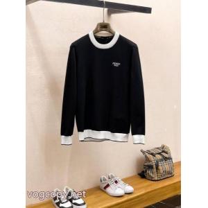 FENDIセーター存在感絶大 サラサラの着心地 入手困難コピー 商品 販売