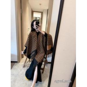ブランド コピー 販売 大人気商品再入荷! 人気上昇中 注目美品FENDIマフラー