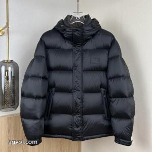FENDI    ダウンジャケット抜群な通気性 在庫処分SALE 一目ぼれ可愛すぎコピー 品 ブランド..