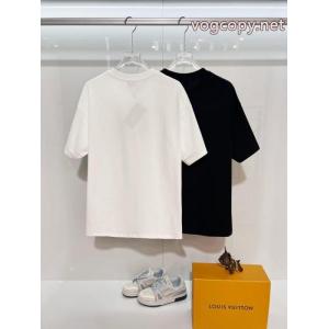 雑誌掲載ブランド 特別感満載のデザイン 完売再入荷  ブランド コピー 品FENDITシャツ