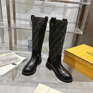 FENDIスニーカー愛らしさ抜群 暑い日にも涼やかさを感じる 新品入荷2026コピー 商品 ブランド..
