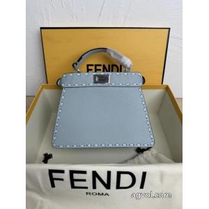 スーパー コピー 通販 優良FENDI    バッグセレブも多数愛用 韓国の人気 高級感ある..