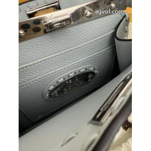 スーパー コピー 通販 優良FENDI    バッグセレブも多数愛用 韓国の人気 高級感ある..