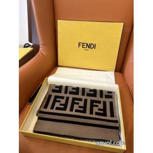 激安 通販 ブランド人気ブランド秋冬の新作が続々登場 超数量限定 新作追加FENDIマフラー..