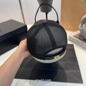     帽子FENDIスーパー コピー秋冬限定色や海外限定 知的な雰囲気冬着物 クリスマスプレゼントにも.