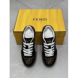     スニーカーFENDI通販 ブランド抜群の雰囲気が作れる! 贈り物に2026年度 上品でベーシック.