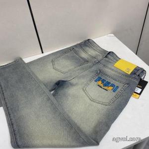     ジーンズ流行っている 大特価完売品！ 個性的な秋冬のコーディネートブランド スーパー コピー 通販FENDI.