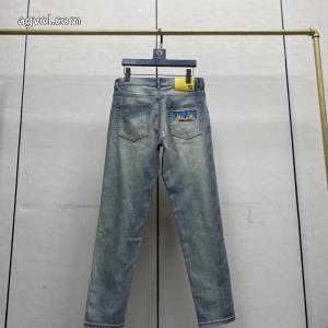     ジーンズ流行っている 大特価完売品！ 個性的な秋冬のコーディネートブランド スーパー コピー 通販FENDI.