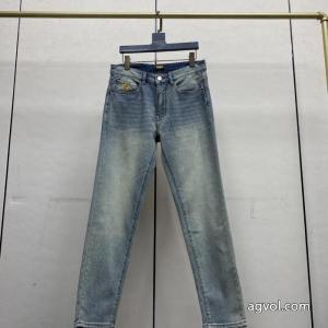     ジーンズ流行っている 大特価完売品！ 個性的な秋冬のコーディネートブランド スーパー コピー 通販FENDI.