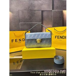 FENDI偽物 ブランド ショップ爽やかに演出する 今季爆発的な人気定番商品 超大特価バッグ