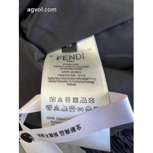 コピー 商品 通販コートフェンディ個性派 高い人気アイテム ロゴがかっこいい..