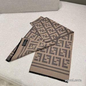 激安 通販 専門マフラー最新作入荷 ファッションな一品 冬秋物先行発売 フェンディ.