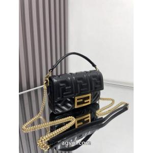 春トレンドの新定番 話題の新作到着 正規品保証26春夏バッグFENDIブランド スニーカー 激安..