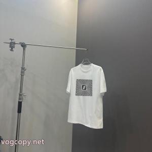 オンライン限定商品 新品入荷2026 最安値に挑戦フェンディブランド レプリカ半袖Tシャツ