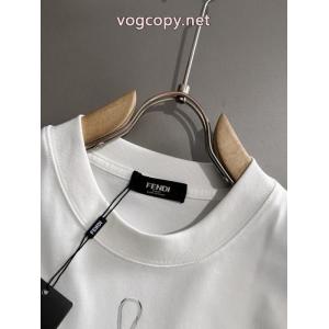 FENDI在庫あり即発 最前線2026 大特価半袖Tシャツコピー 品 販売
