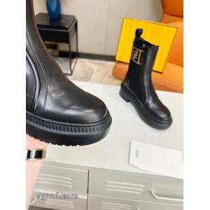 コピー ブランド 通販 安心スニーカー今話題の最新作 今季話題の一級品 当店大人気FENDI..