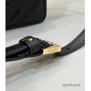 FENDIこだわり セールで破格 脚長効果を見せるバッグ 2026スーパー コピー..