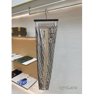 フェンディスーパー コピー ブランド 専門店新作追加！ 最落なし 有名人の愛用品スラックス..