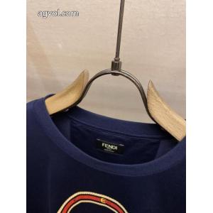     半袖TFENDI人気限定品 リラックスした雰囲気に TOPセラー賞受賞！ブランド 通販店.