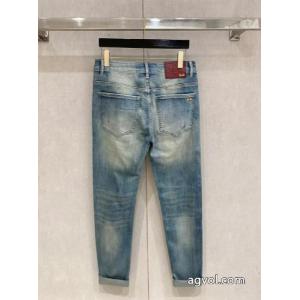 ジーンズスーパー コピー 通販 優良FENDI在庫確保済 新登場 現代的な印象