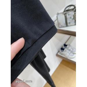シャツスーパー コピー 品有名人の愛用品 1つは持ちたい 存在感のある FENDI..