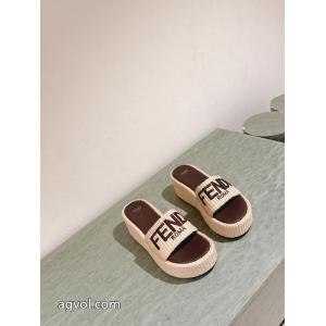 新作数量限定セール セレブに大人気 追跡あり☆入手困難!! ブーツフェンディ激安 ブランド..