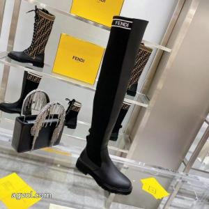 コピー ブランド 通販ブーツ2026春夏新作 注目作品 定番のモデルFENDI..