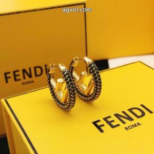     アクセサリー個性的 永遠の定番 季節をまたい新作アイテムFENDI激安 通販 専門店.