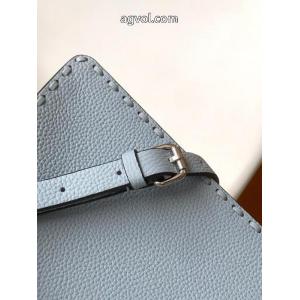 FENDI偽 ブランド 購入品質の良さ 限定商品を手に入れるには 流行っているバッグ..