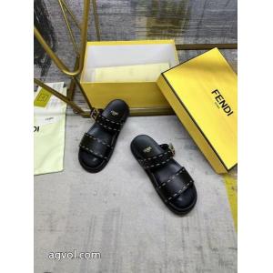 大胆なチェックの人気トレンド 完売品夏に大活躍間違いなし クリスマスプレゼントにもブランド コピースリッパフェンディ.