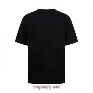 大変人気 ついに登場 ファッションスタッズ半袖Tシャツ偽物 通販FENDI