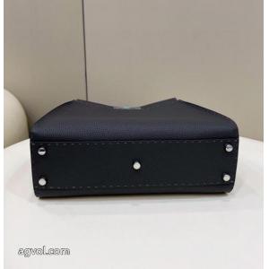 ブランド 通販 激安バッグデザイン性と機能性を備えている NEW大変素敵 カジュアルに着こなしフェンディ..