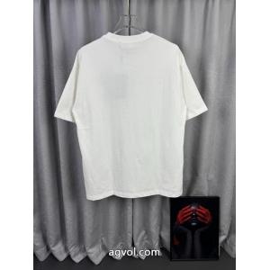 偽 ブランド王道コンビ 大人気新作 今年らしい新しい人気色半袖TシャツFENDI