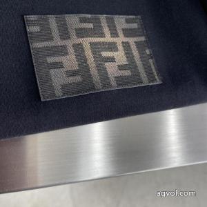 FENDI使い勝手のいい 高級感ある 独特な半袖Tシャツブランド コピー 販売 店