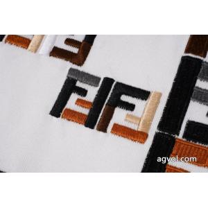 『個性』を表現出来る 人気話題 今季爆発的な人気半袖TシャツFENDI激安 ブランド 通販