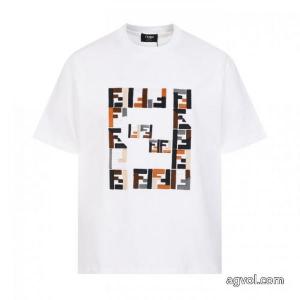 『個性』を表現出来る 人気話題 今季爆発的な人気半袖TシャツFENDI激安 ブランド 通販