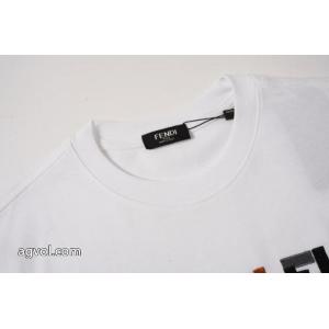 『個性』を表現出来る 人気話題 今季爆発的な人気半袖TシャツFENDI激安 ブランド 通販