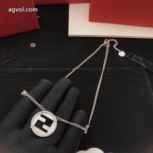 ブランド アクセサリー 激安アクセサリー大人気カラー入荷！ 話題の商品 真夏のコレクションフェンディ..