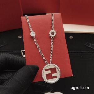 ブランド アクセサリー 激安アクセサリー大人気カラー入荷！ 話題の商品 真夏のコレクションフェンディ..
