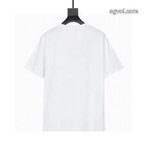 コピー 商品 ブランドFENDI即発送可 2026新作も続々登場! 最旬のスタイル半袖Tシャツ