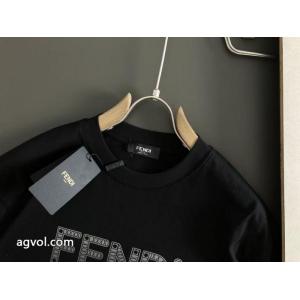 ブランド コピー 優良店FENDI半袖Tシャツ格安！     最新作期間限定セール 低単価で挑戦しやすく