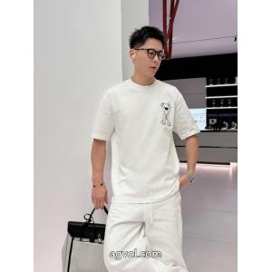 ブランド コピー 販売話題沸騰中  抜群の人気を集め 人気商品再入荷FENDI半袖Tシャツ