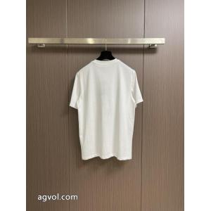 新商品! 今シーズン人気のアイテム 高い人気アイテム通販 ブランド半袖TシャツFENDI
