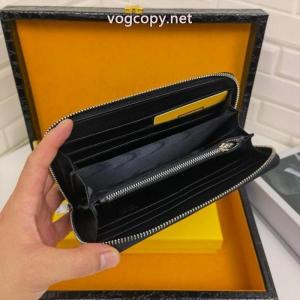 2026年モデル 高級感がアップ 期間限定セールコピー 品 販売FENDIメンズ財布