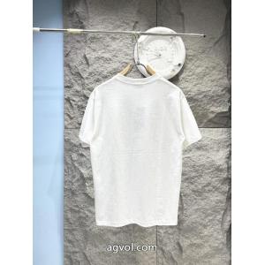 日本未入荷 高級感漂う 高品質な新品半袖Tシャツスーパー コピー 販売FENDI