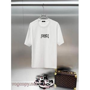不動の人気商品 男女通用 期間限定スーパー コピー 通販半袖TシャツFENDI