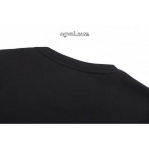 FENDI今季トレンドをうまく取り 超人気美品セール中 定番モデルTシャツ偽物 ブランド.